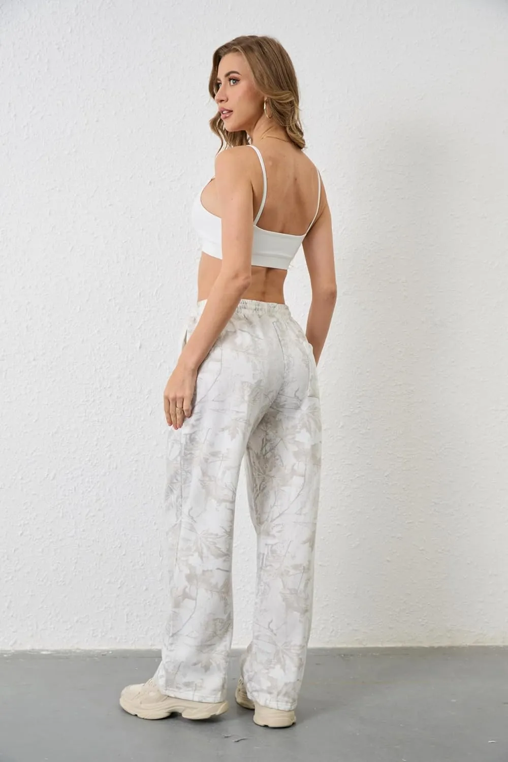 Camo Pants Women Baggy Fleece Y2K Camouflage Cargo Pants High Waisted Wide Leg Drawstring Jogger Sweatpants