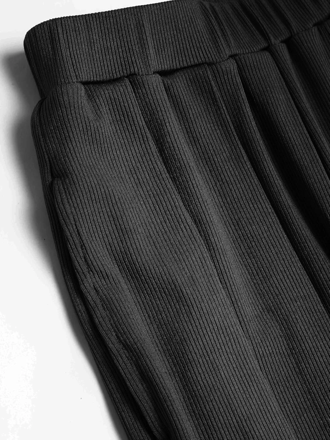 CIDER Petite Solid Elastic Waist Wide Leg Pants