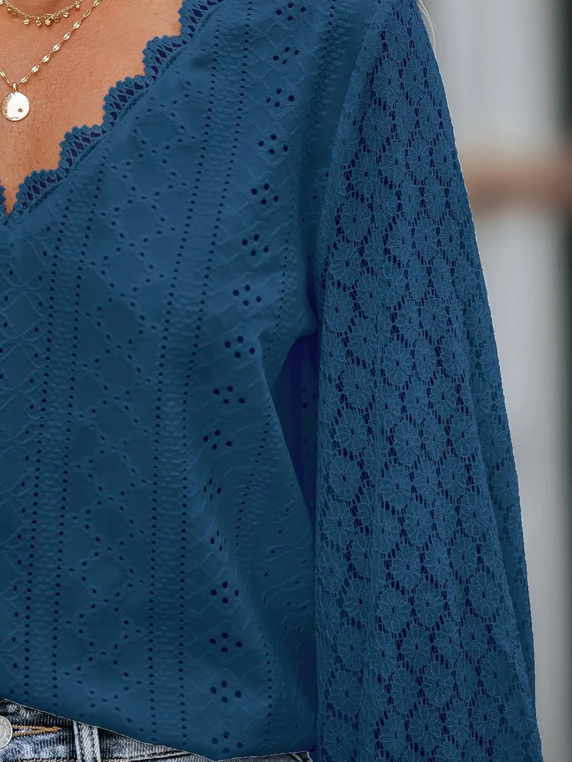 CUPSHE Long Sleeve Tops for Women Eyelet Scalloped Lace V Neck Blouse Casual Loose Fashion Shirts