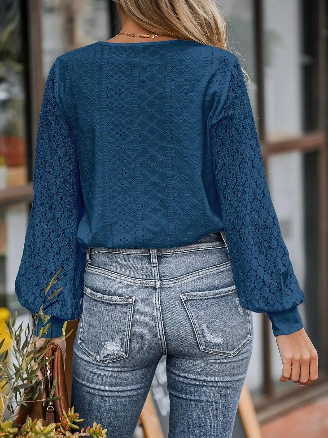CUPSHE Long Sleeve Tops for Women Eyelet Scalloped Lace V Neck Blouse Casual Loose Fashion Shirts