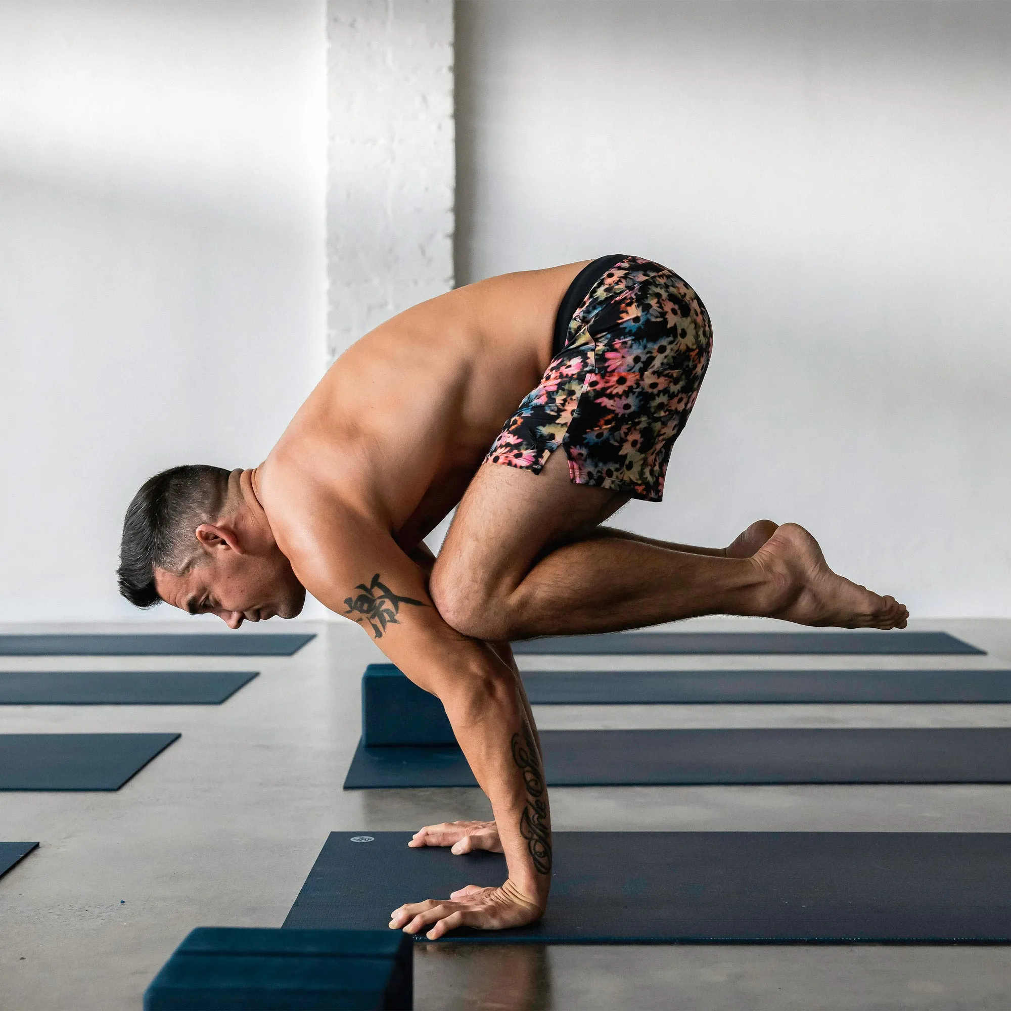 Flow Shorts - Black Floral