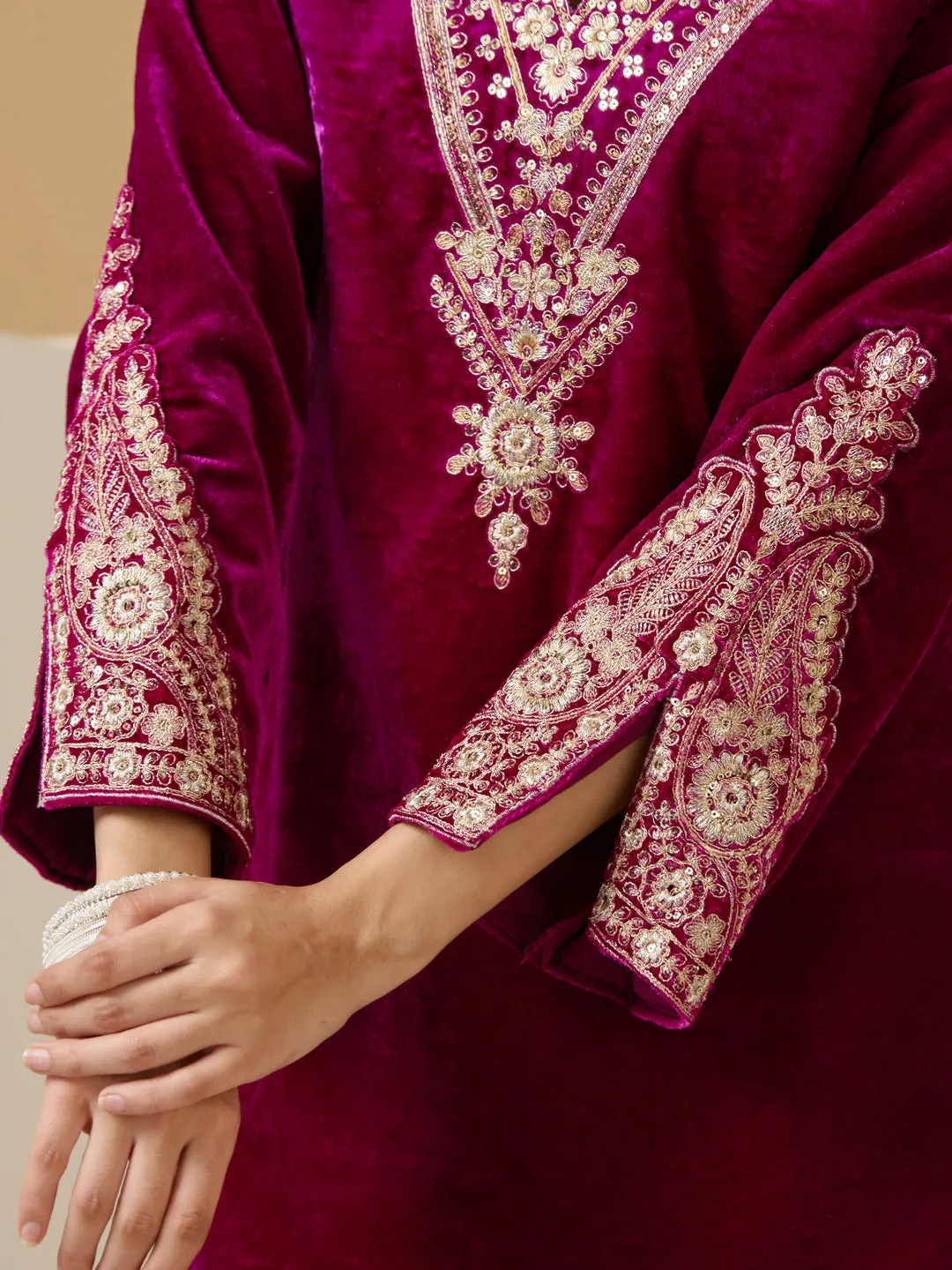 Ishin WOMEN Magenta VELVET 2pcs kurta set