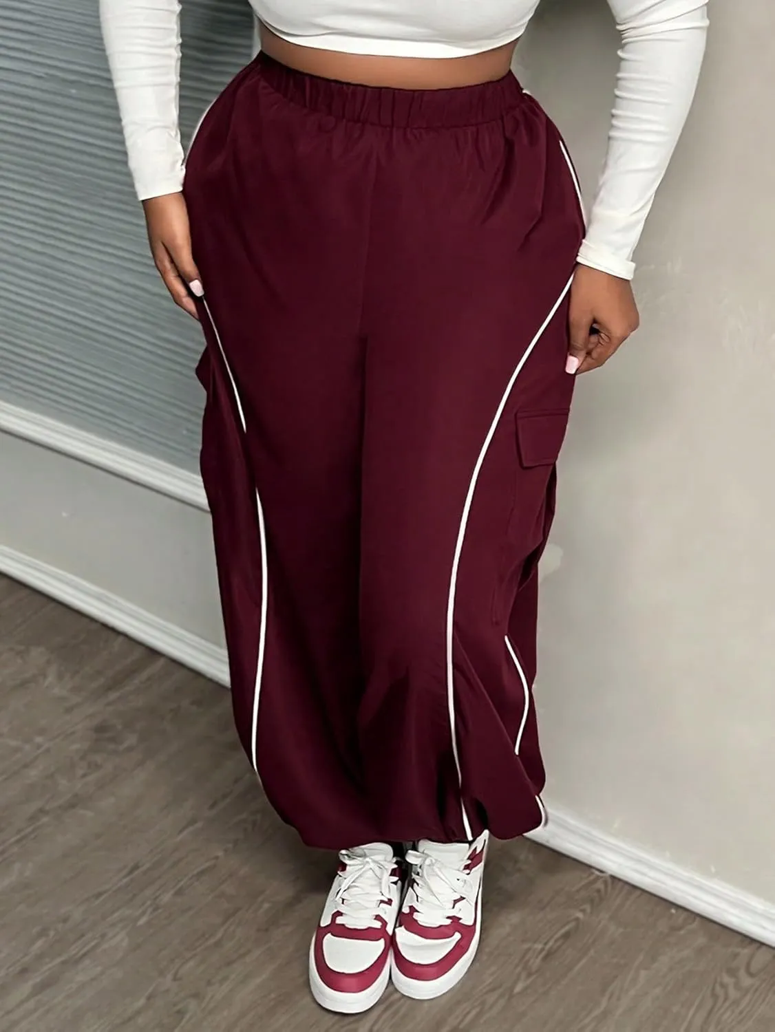 OYOANGLE Women's Plus Size Contrast Binding Cargo Pants Elastic Waist Wide Leg Baggy Parachute Trousers