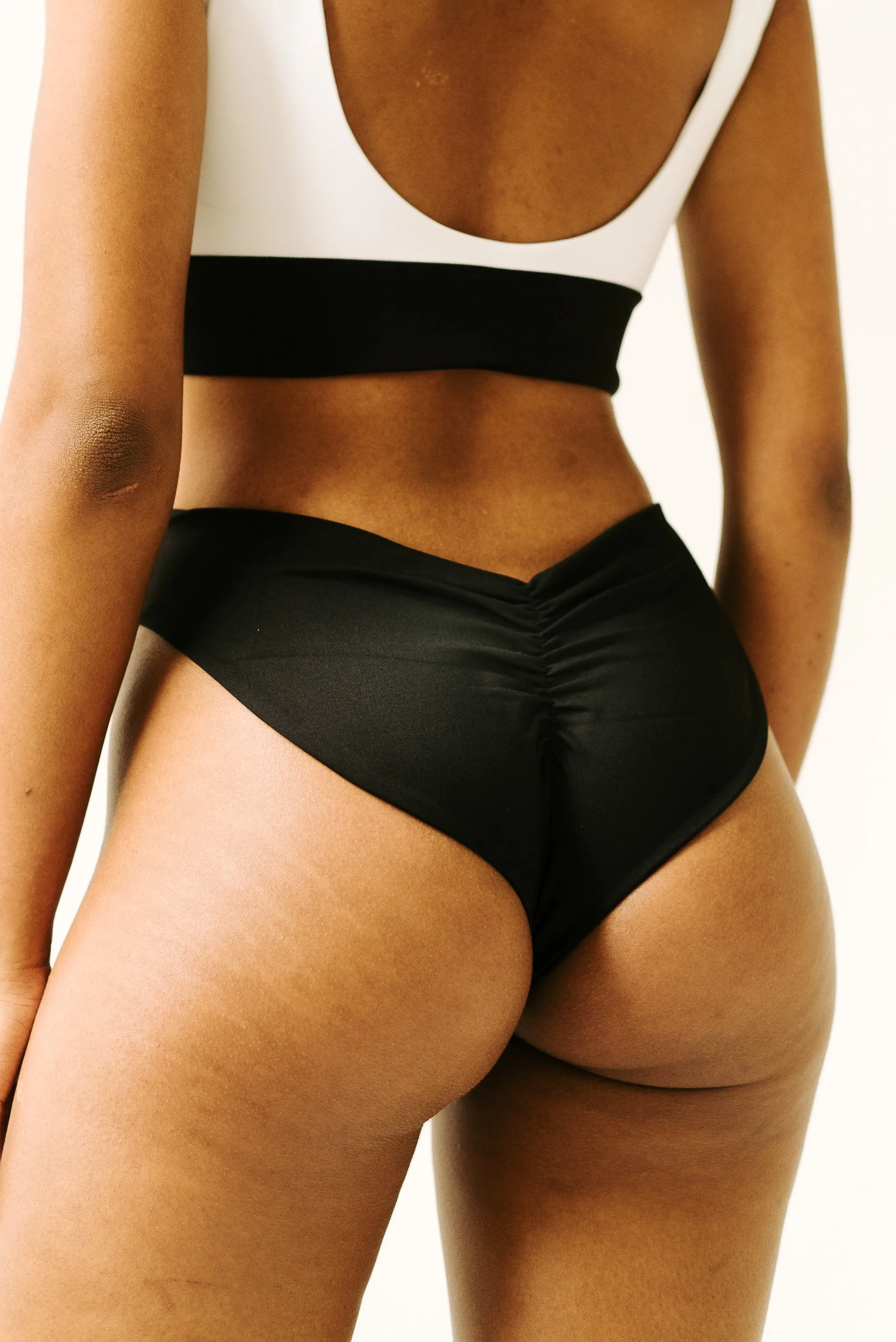 The High-Leg Scrunch Bottom - Matte Black