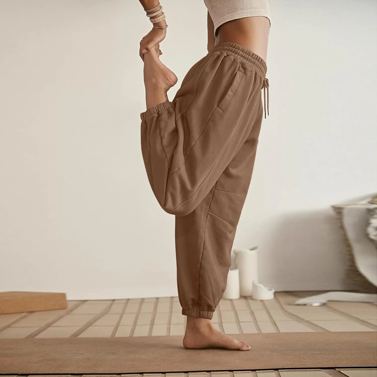 Womens Sweatpants Joggers Elastic High Waist Drawstring Lightweight Office Pants Slim Fit Trousers with Pocket 2024