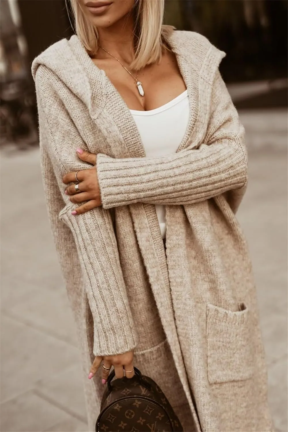Womens Trendy Cardigan Winter 2023 Plus Size Open Front Long Sleeve Casual Chunky Knit Outerwear with Pockets