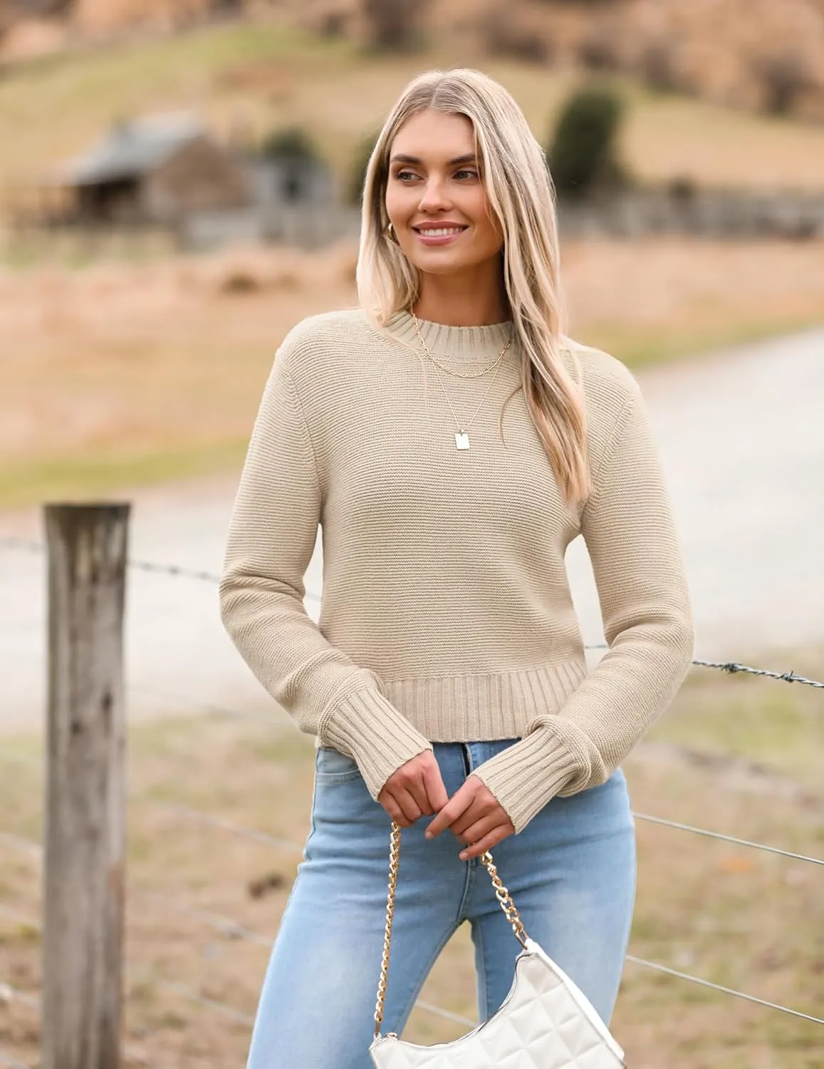Zeagoo Women's 2025 Fall Crewneck Cropped Sweater Trendy Long Sleeve Ribbed Knit Pullover Jumper Tops